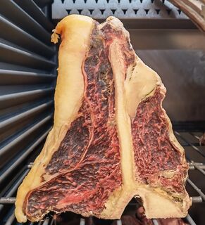 Rodinná farma Čunát T-bone steak DRY AGED